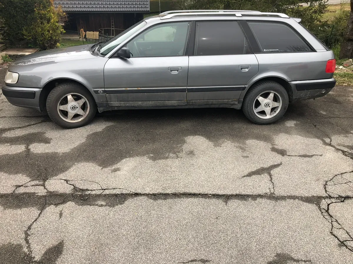 Audi 100