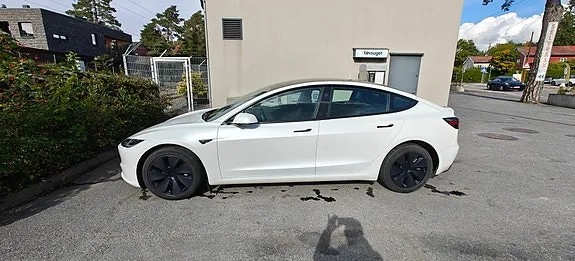 Tesla Model 3 2024 photo 4