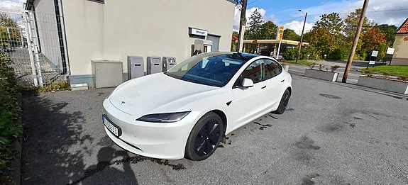 Tesla Model 3 2024 photo 3