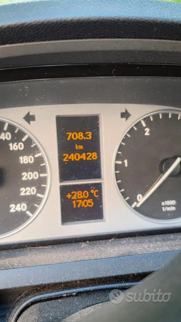 Mercedes-Benz B-Class 2010 photo 2