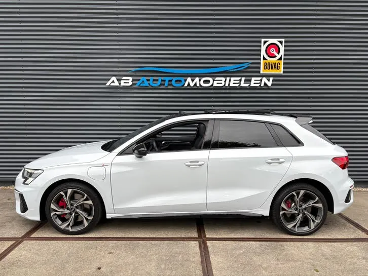 Audi A3 2022 photo 2