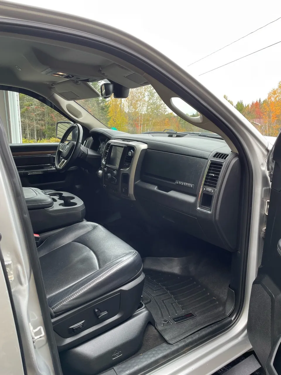 Ram 1500 Laramie 2017 photo 3