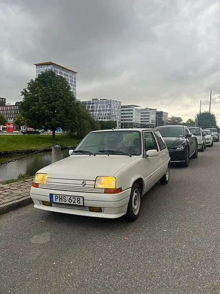 Renault 5 1989 photo 2