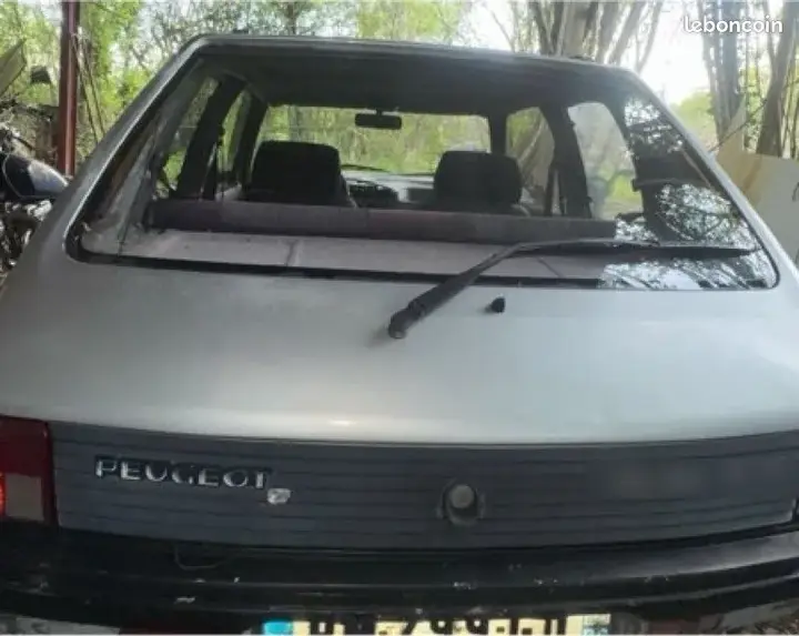 Peugeot 205 1989 photo 2