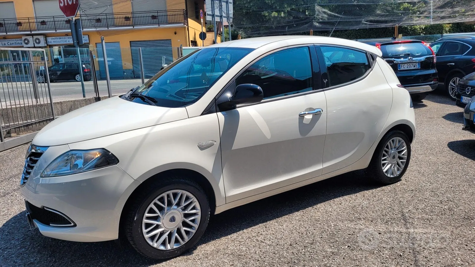 Lancia Ypsilon 2014 photo 2
