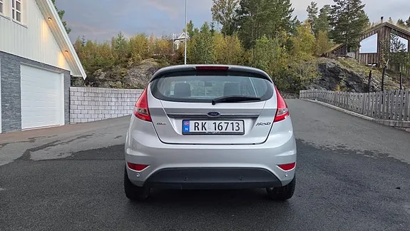 Ford Fiesta 2010 photo 4
