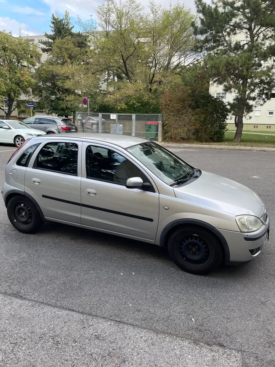 Opel Corsa 2004 photo 2