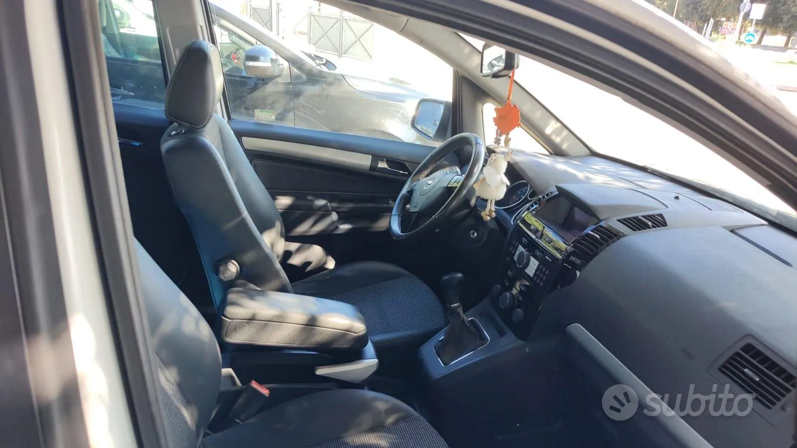 Opel Zafira 2010 photo 4