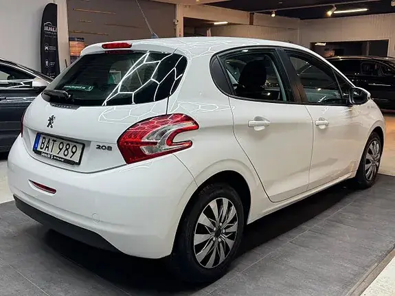 Peugeot 208 2014 photo 5