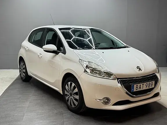 Peugeot 208 2014 photo 2