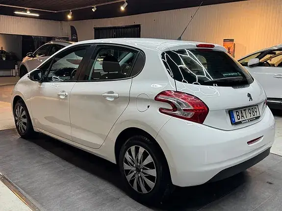 Peugeot 208 2014 photo 4
