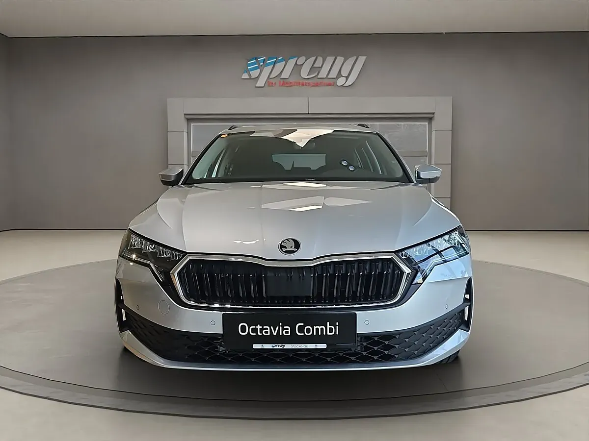 Skoda Octavia 2026 photo 3