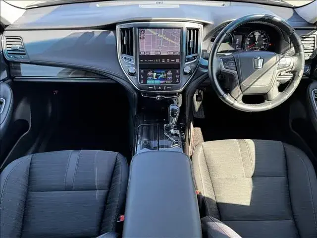 Toyota Crown 2015 photo 2