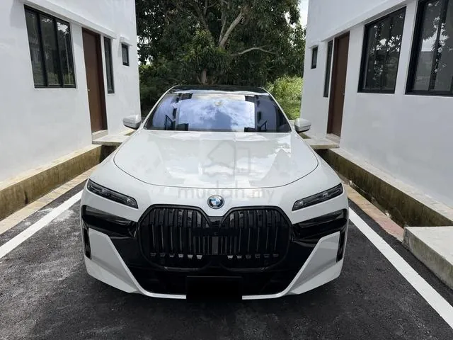 BMW I7