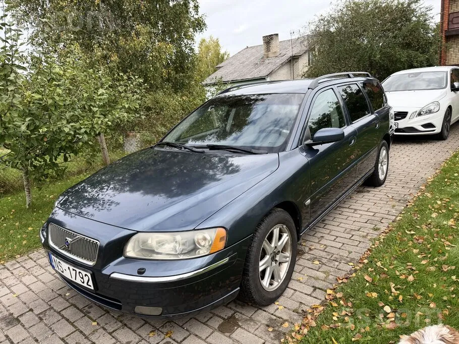 Volvo V70 2004 photo 2