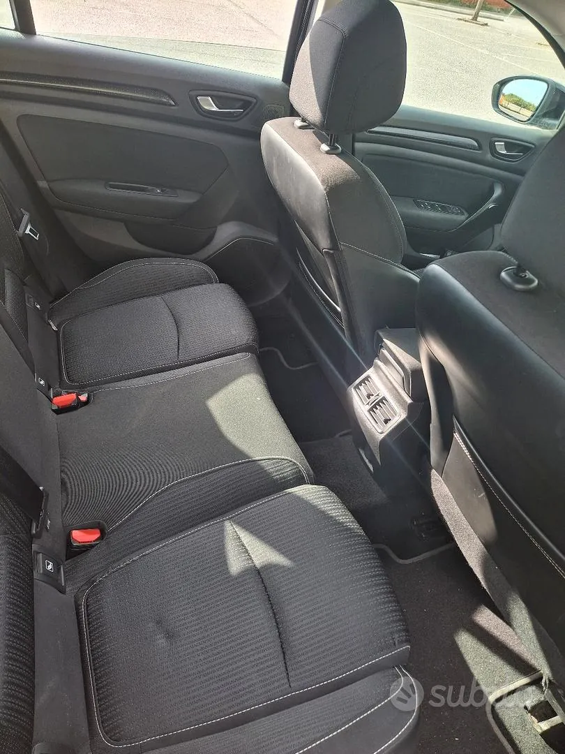 Renault Megane 2016 photo 2