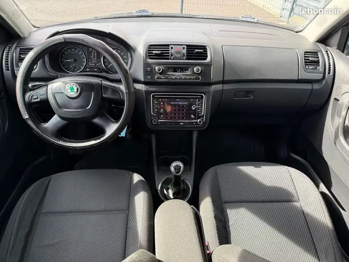 Skoda Fabia 2010 photo 5