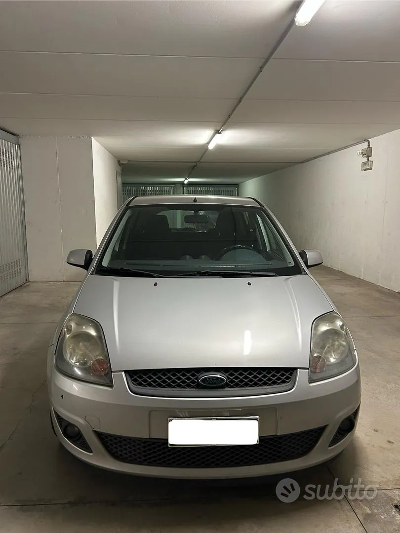 Ford Fiesta 2006 photo 2
