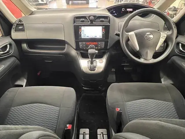Nissan Serena 2014 photo 3