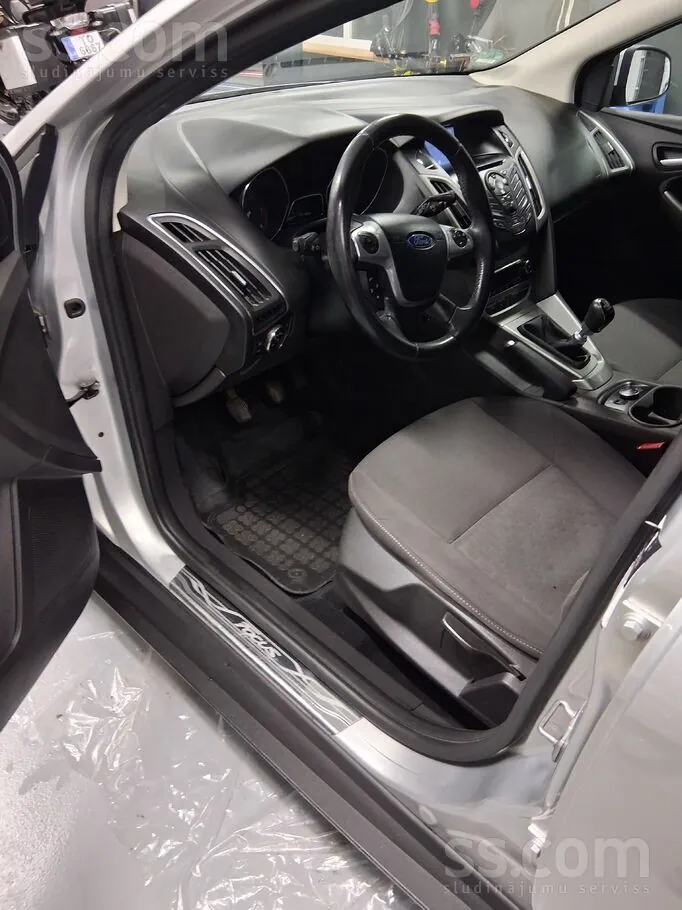 Ford Focus 2013 photo 3