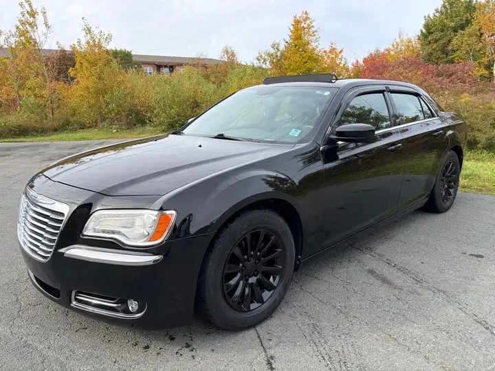 Chrysler 300 2013 photo 3