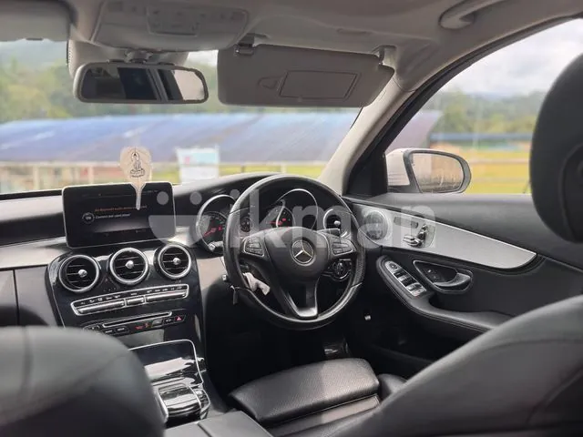 Mercedes-Benz C200 2017 photo 4
