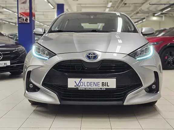 Toyota Yaris 2022 photo 2