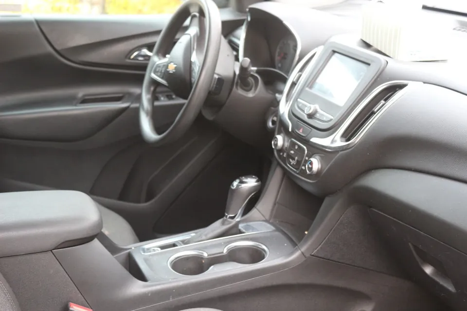 Chevrolet Equinox 2018 photo 2