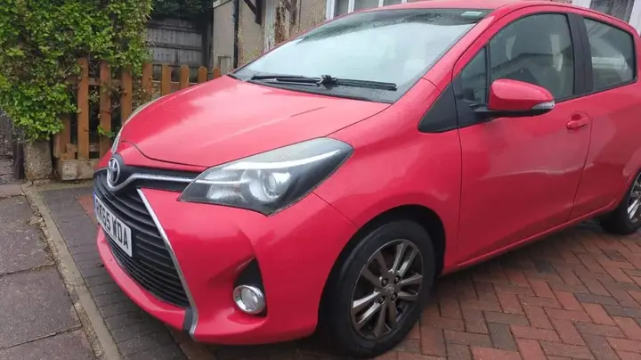 Toyota Yaris 2015 photo 3