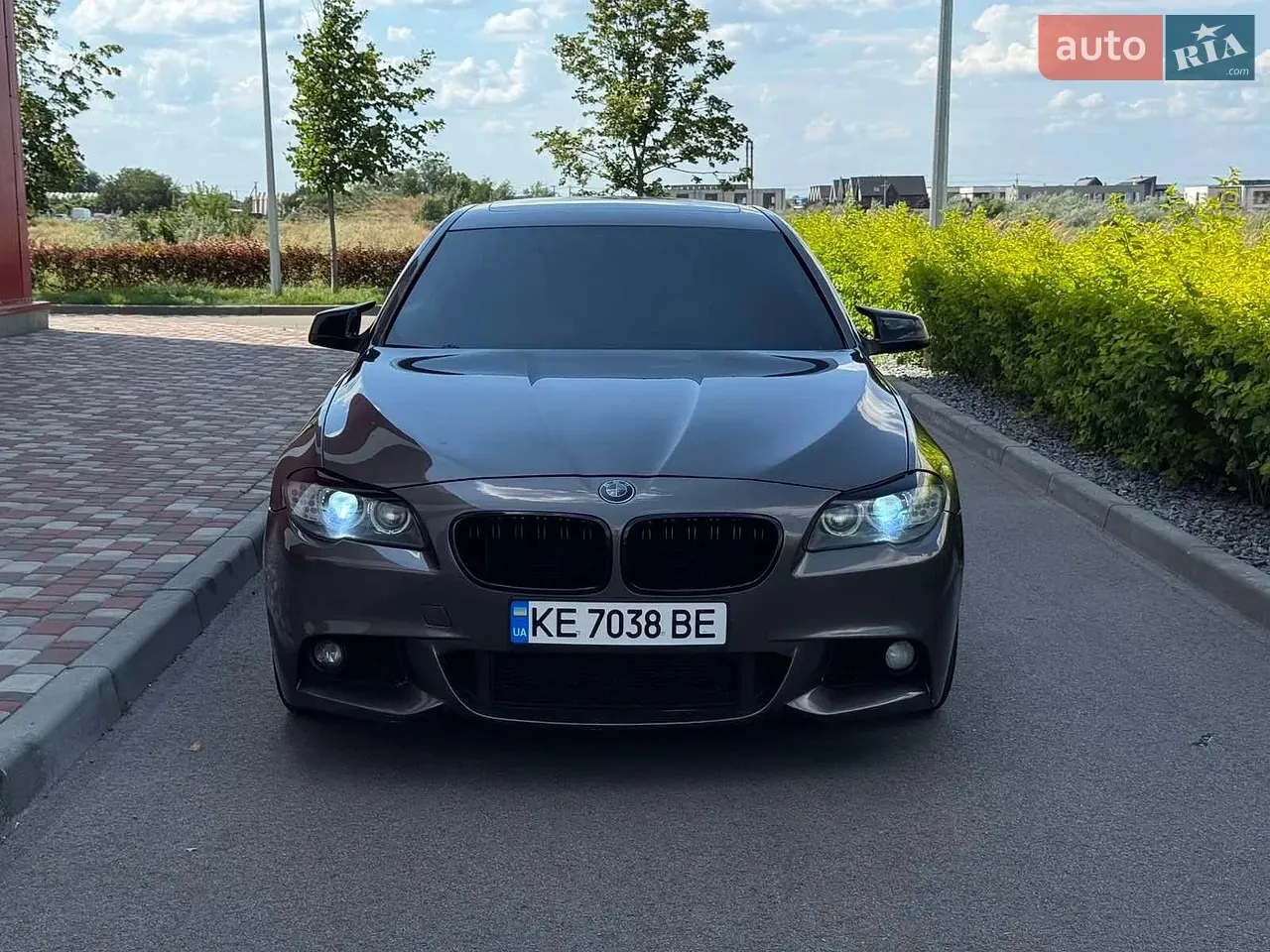 BMW 5 Series 2011 photo 3