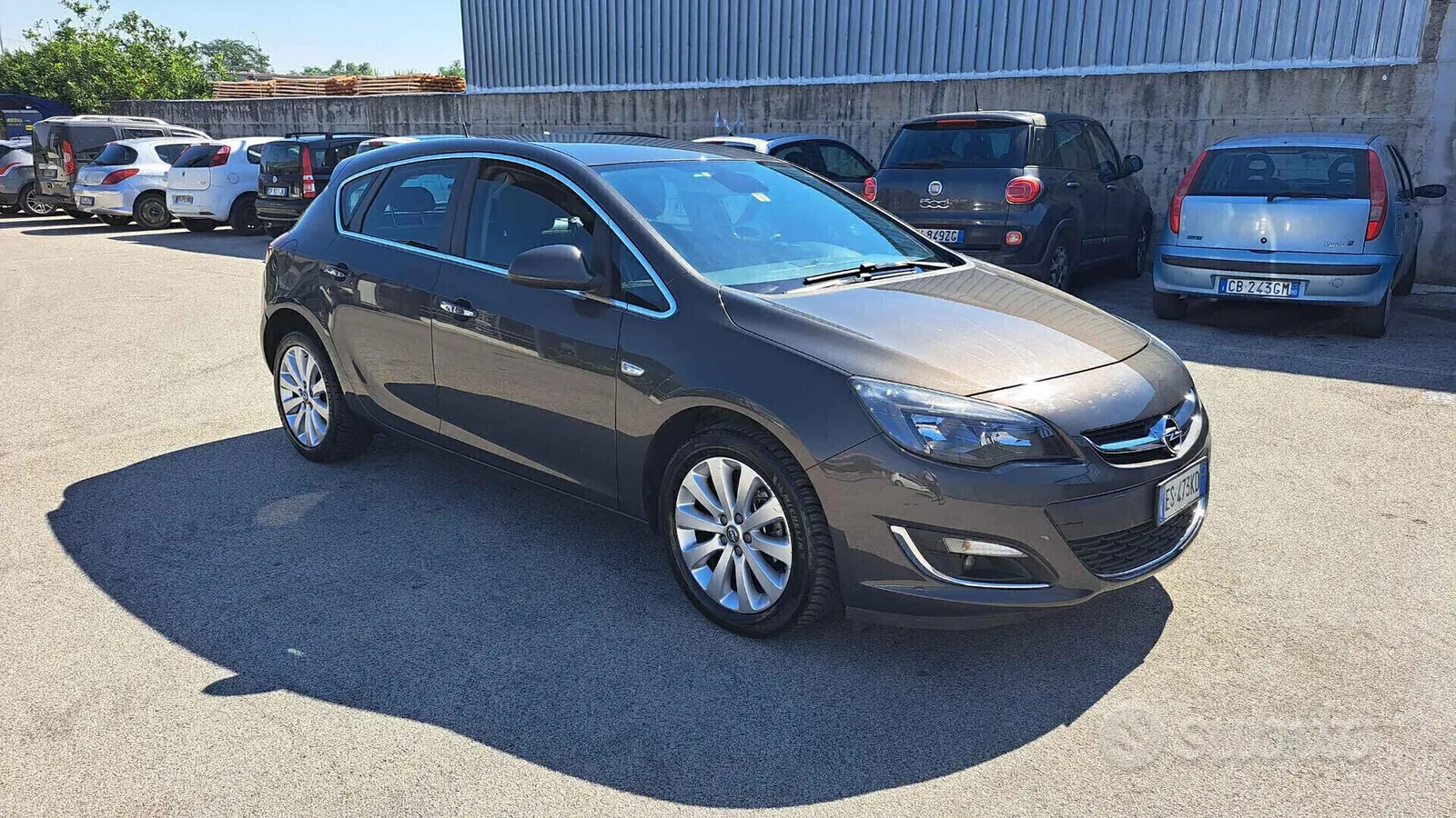 Opel Astra 2013 photo 2