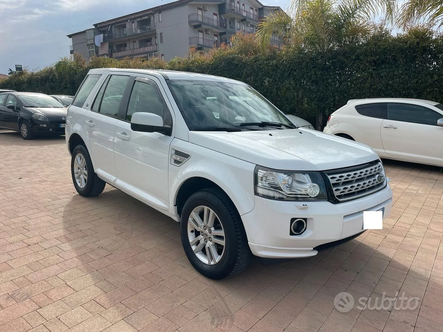 Land Rover Freelander 2012 photo 5