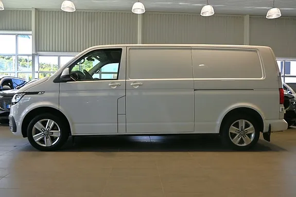 Volkswagen Transporter 2021 photo 2
