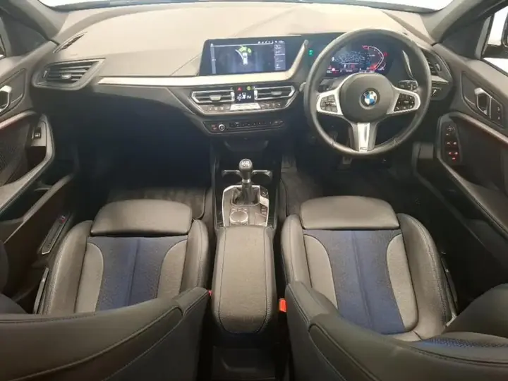 BMW 1 Series 2023 photo 3