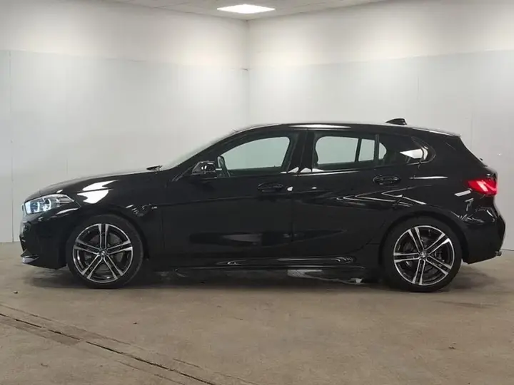 BMW 1 Series 2023 photo 4