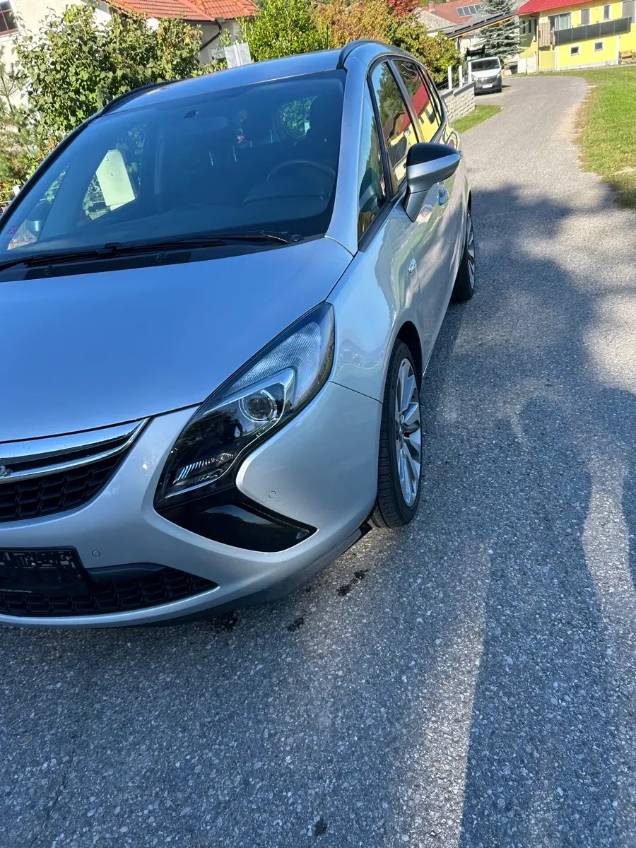 Opel Zafira Tourer 2014 photo 3