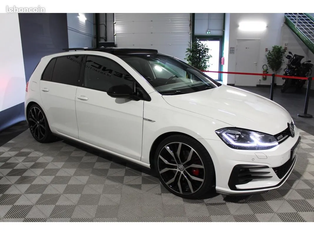 Volkswagen Golf 2017 photo 2