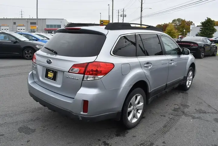 Subaru Outback 2012 photo 4
