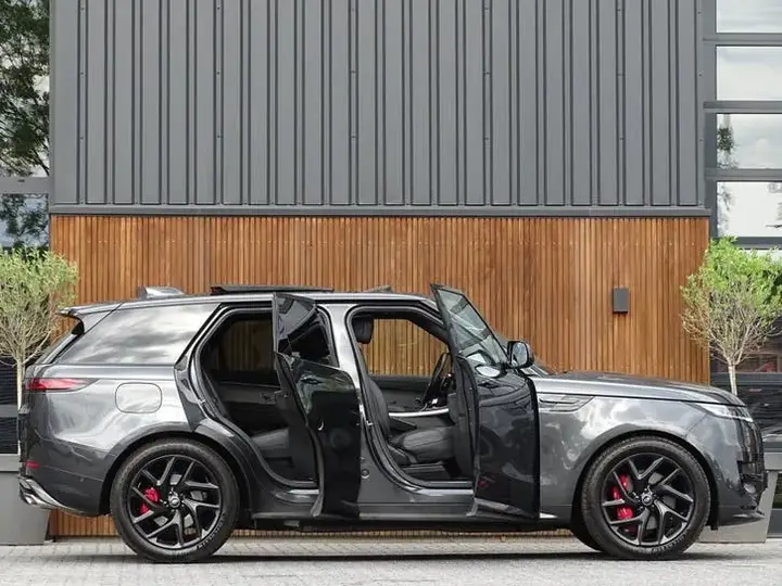 Land Rover Range Rover Sport 2025 photo 4