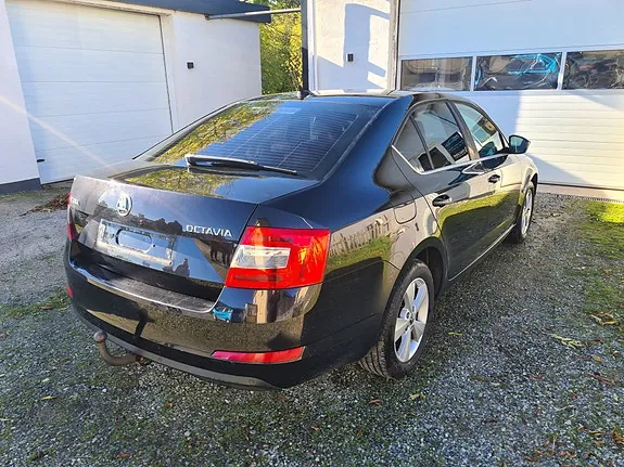 Skoda Octavia 2015 photo 3