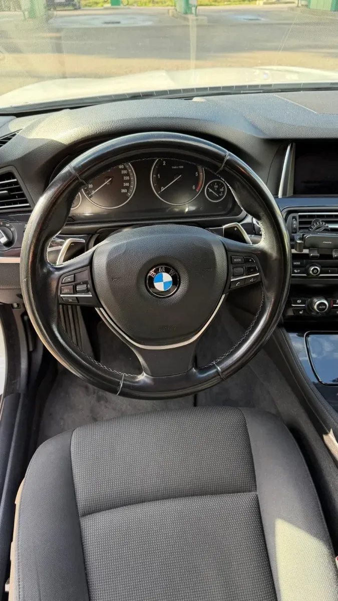 BMW 5 Series 2016 photo 2
