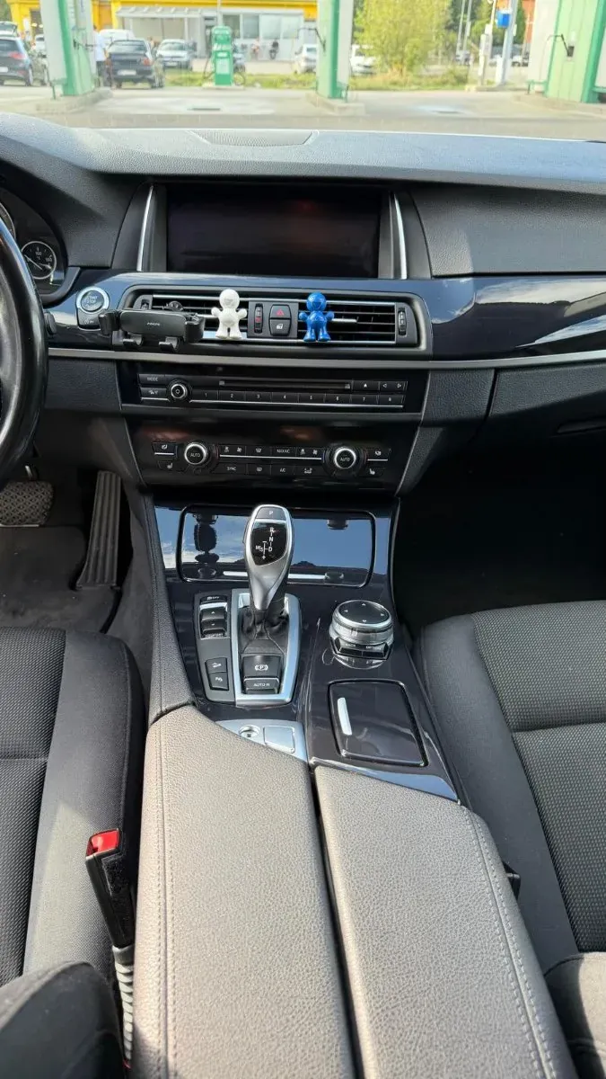 BMW 5 Series 2016 photo 3