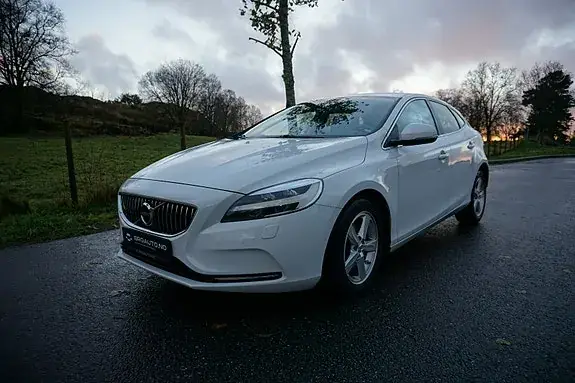 Volvo V40 2017 photo 2