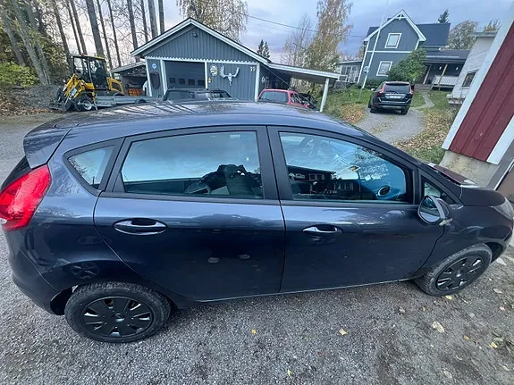 Ford Fiesta 2009 photo 3