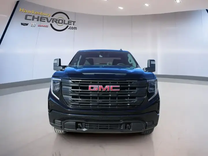 GMC Sierra 1500 2025 photo 2