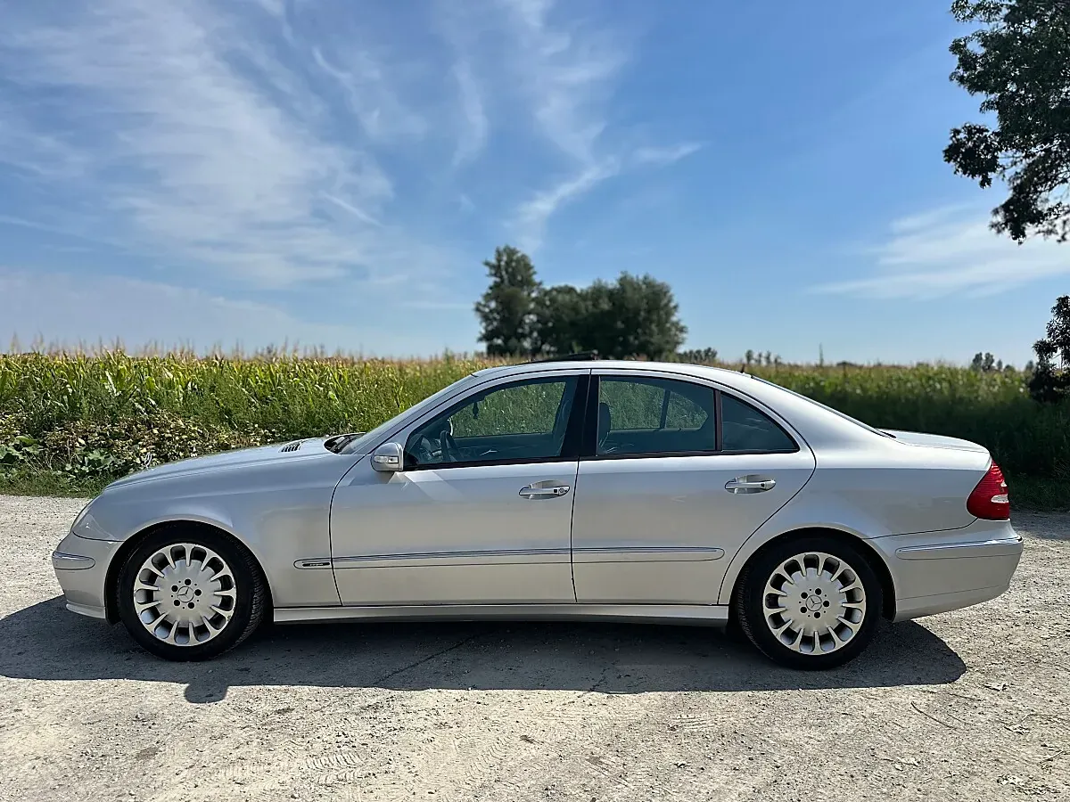 Mercedes-Benz E-Class 2002 photo 3
