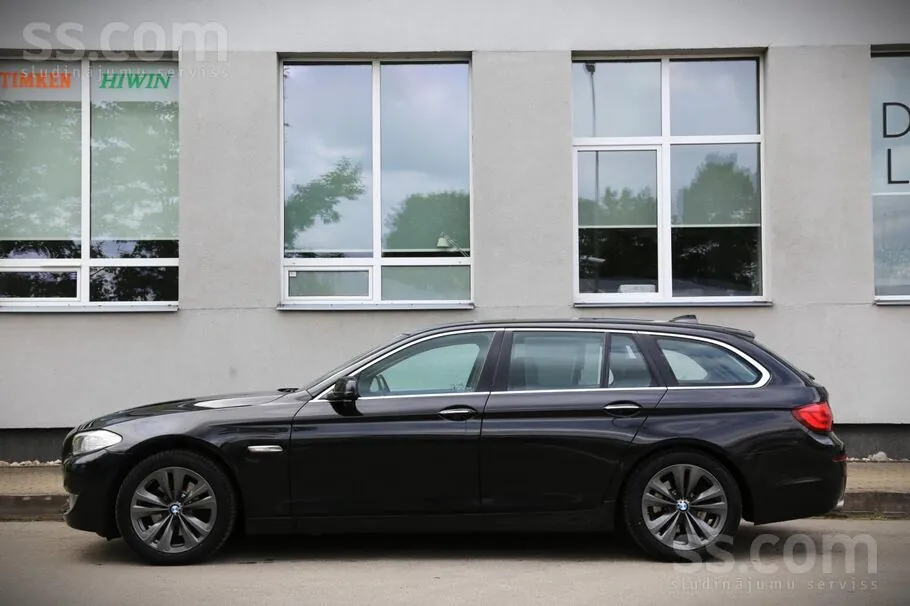 BMW 520 2013 photo 2
