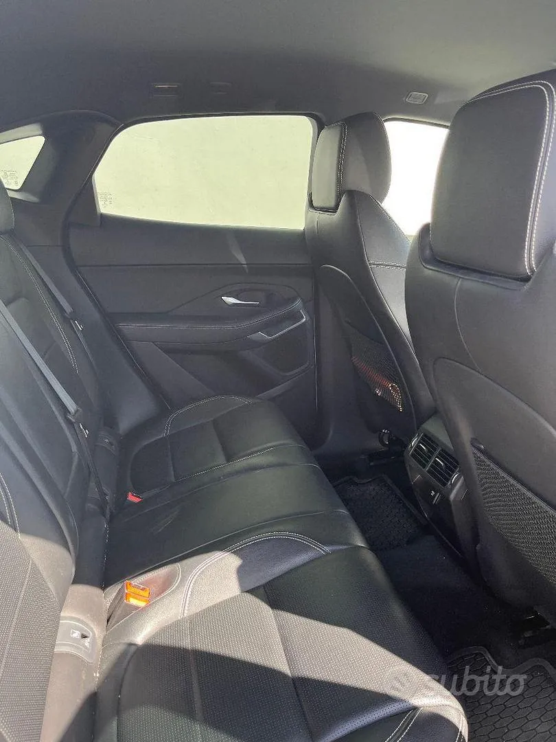 Jaguar E-Pace 2019 photo 5