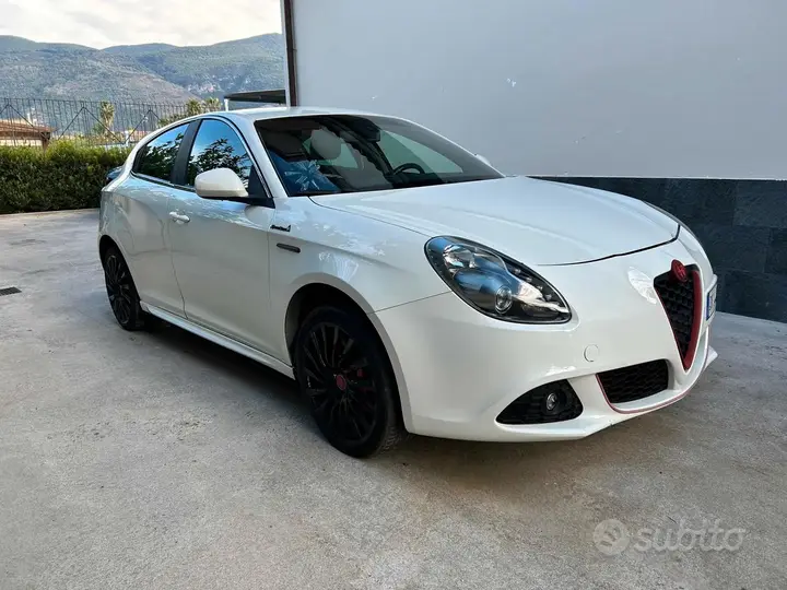 Alfa Romeo Giulietta 2013 photo 3