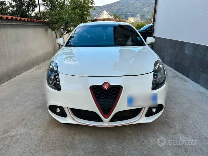 Alfa Romeo Giulietta 2013 photo 2